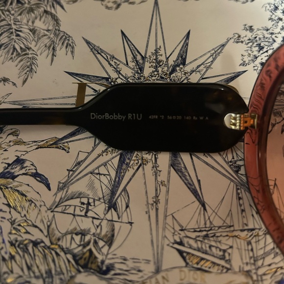 DiorBobby R1U Butterfly Sunglasses - Picture 3 of 3